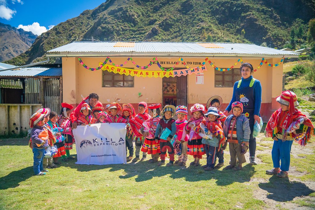 Willoc-Alto-Community-Killa-Expeditions-Nate-Luebbe-school-pic
