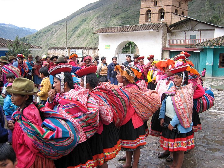lares-community-charity-event-cusco-peru-killa-expeditions-4